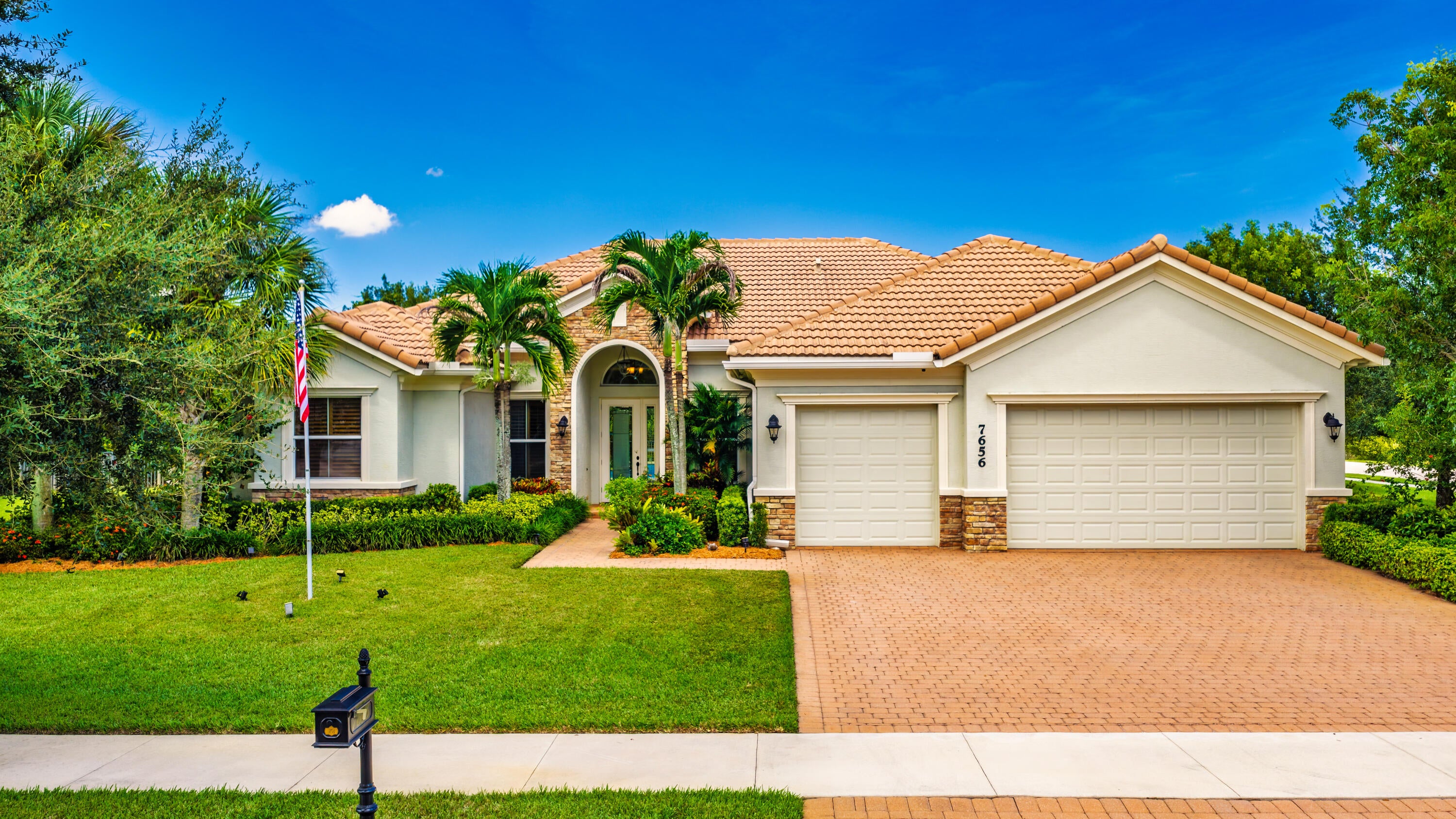 7656 Ravissant Dr, Stuart, FL 34997