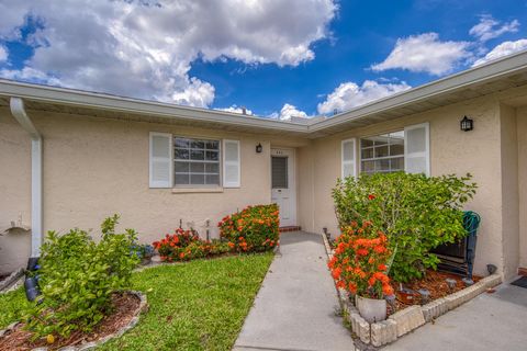 Condominium in Lake Worth FL 445 Franconia Circle.jpg