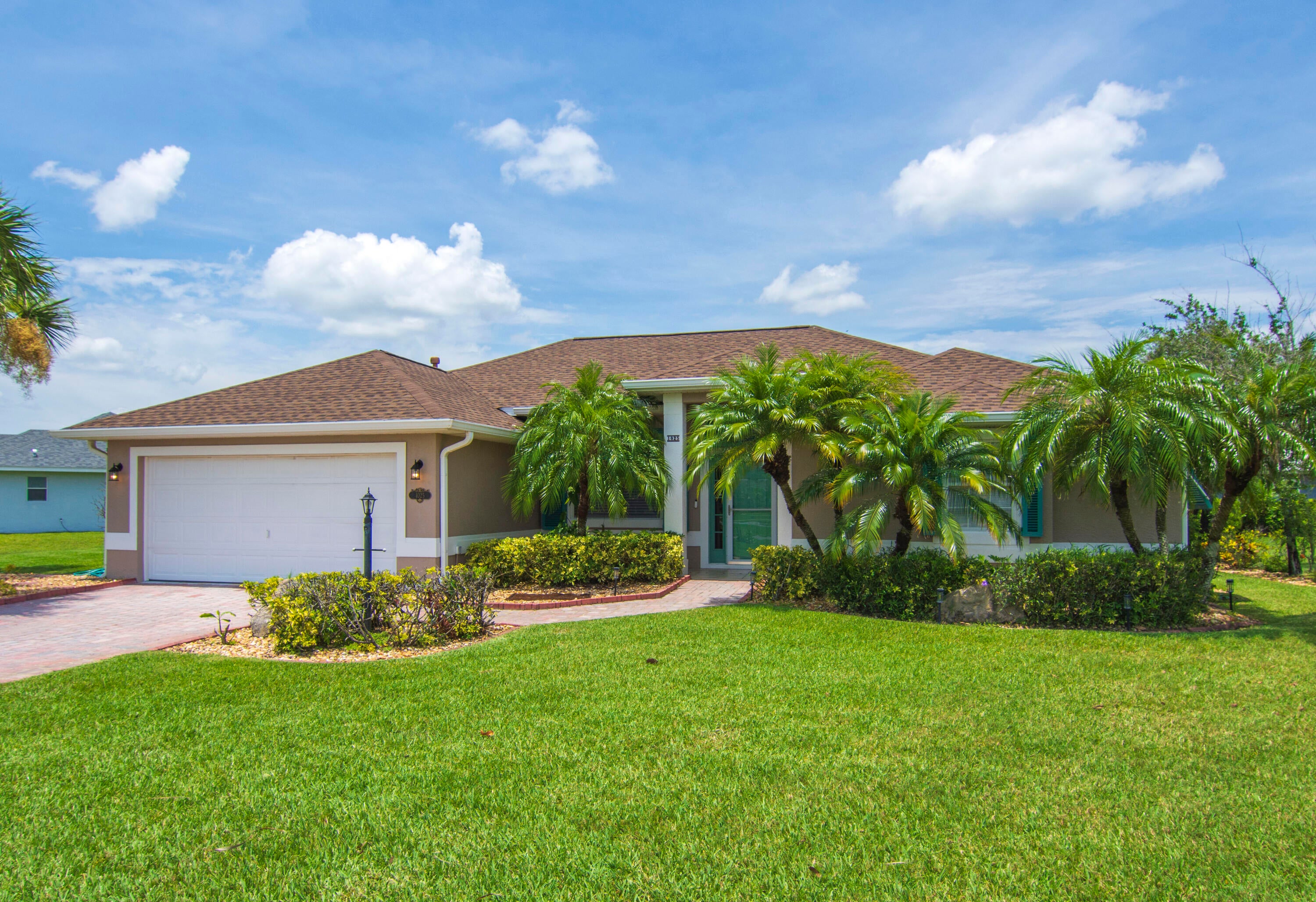 1025 Southlakes Way, Vero Beach, FL 32968 photo