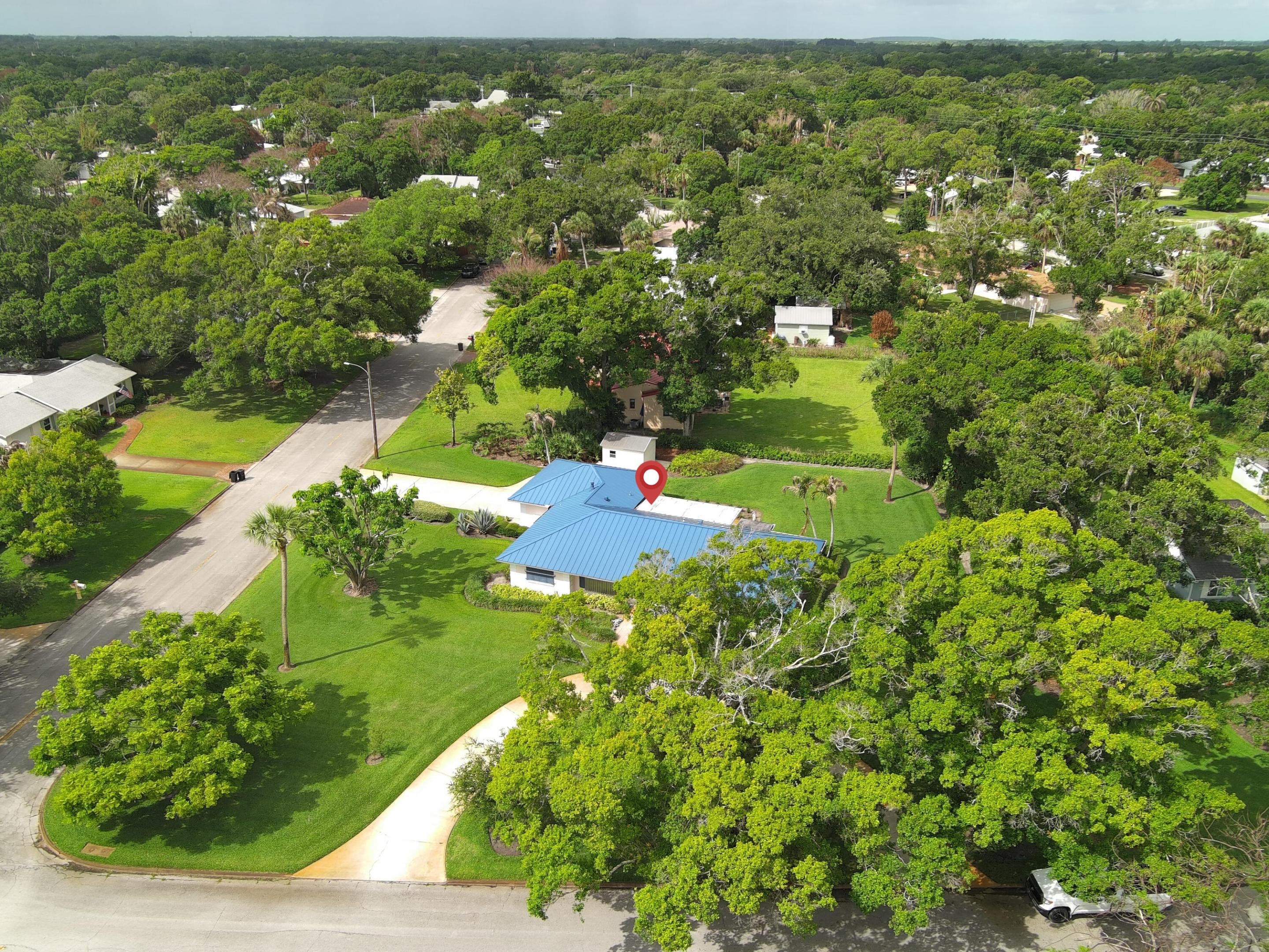 2301 Avalon Ave, Vero Beach, FL 32960 photo
