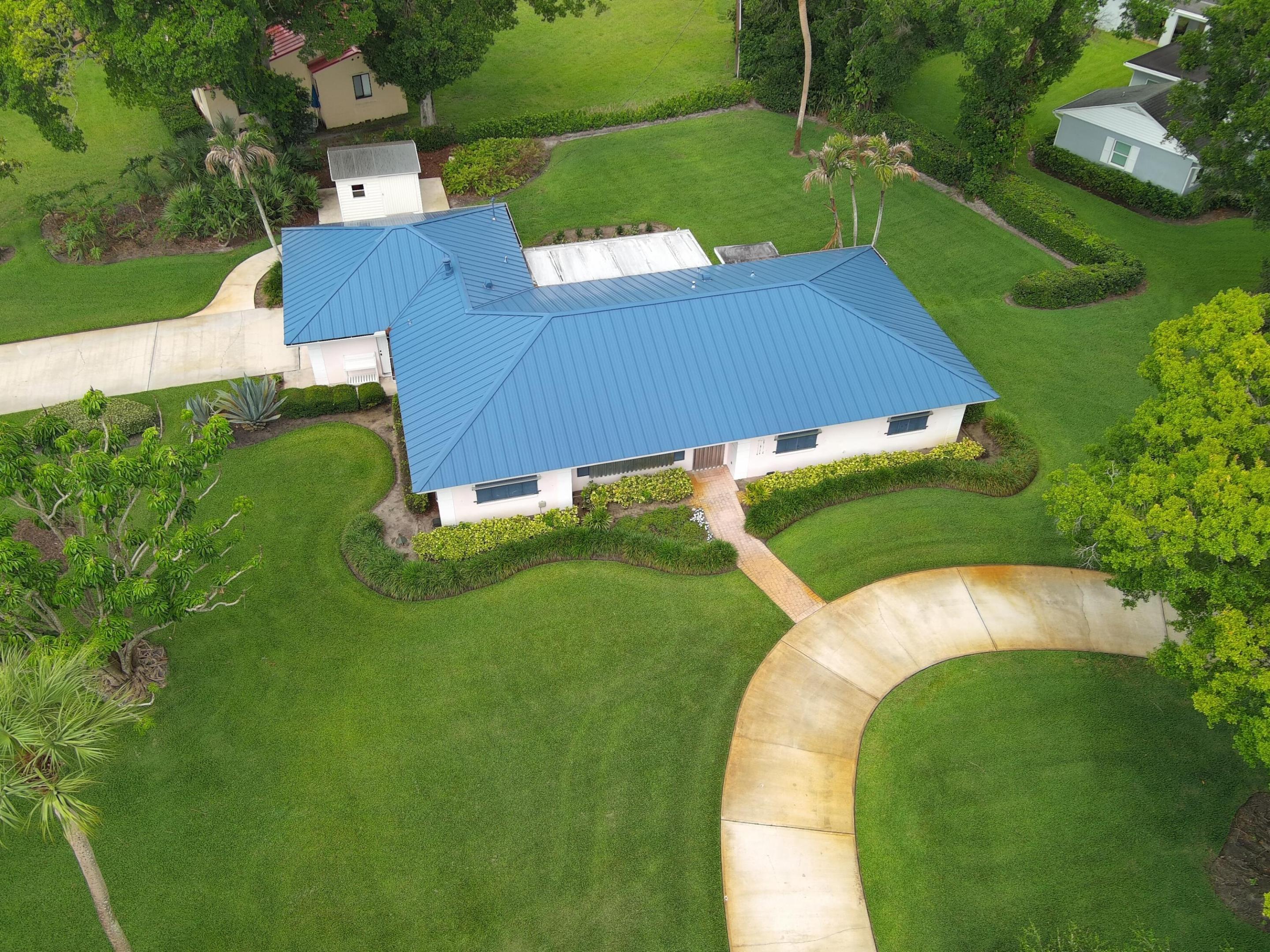 2301 Avalon Ave, Vero Beach, FL 32960 photo