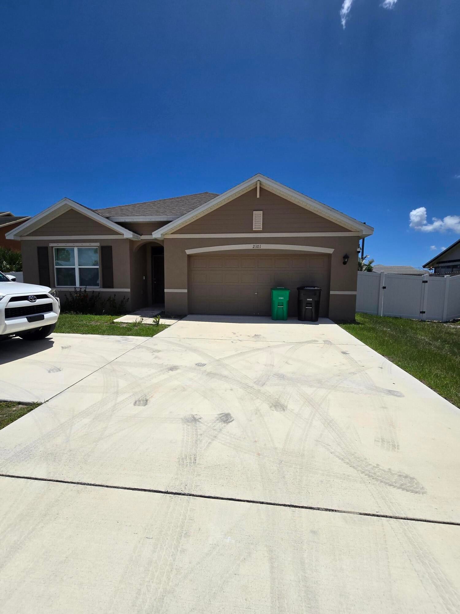 2101 SE Floresta Dr, Port Saint Lucie, FL 34984 photo