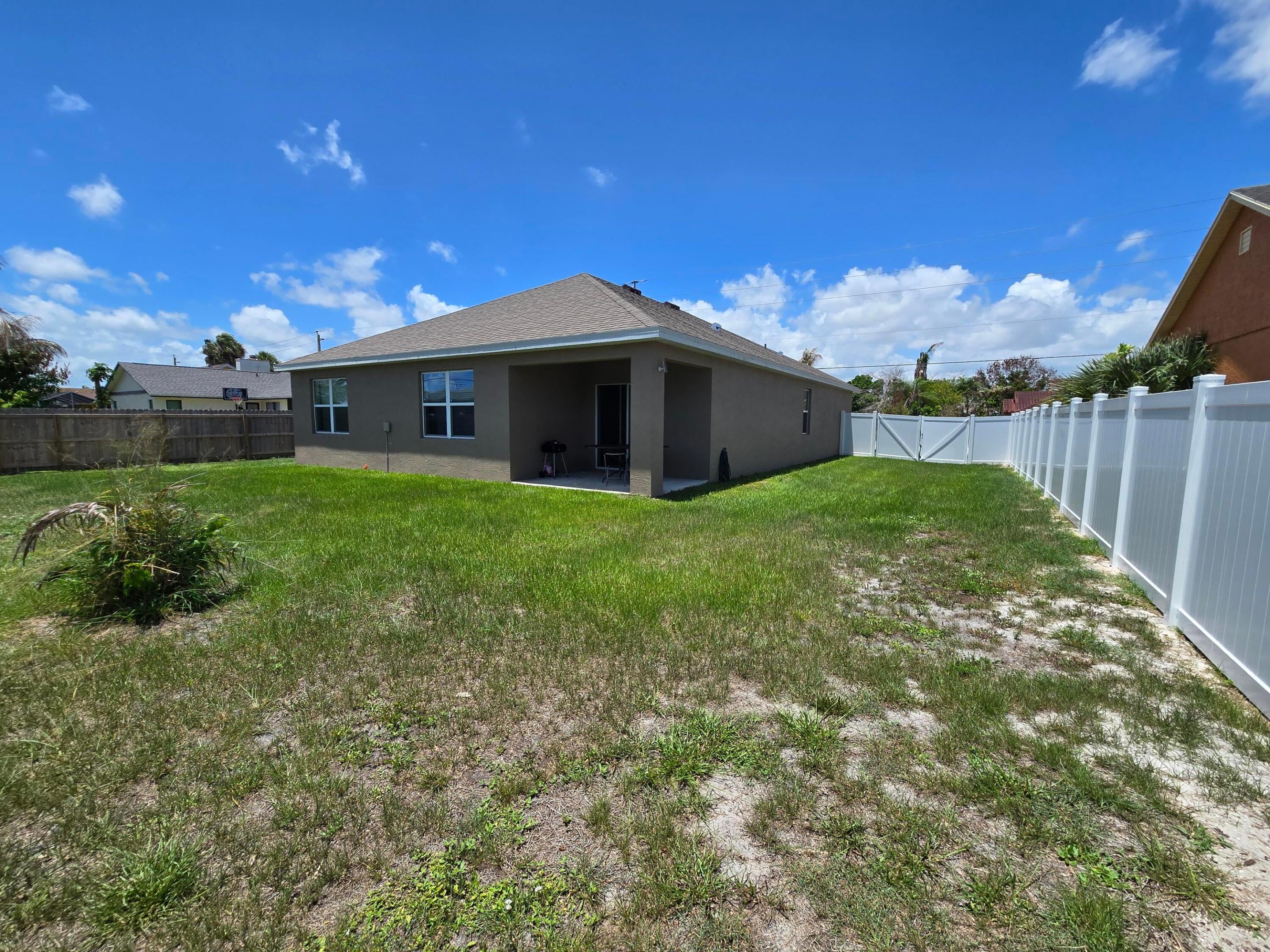 2101 SE Floresta Dr, Port Saint Lucie, FL 34984 photo