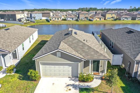 Single Family Residence in Jacksonville FL 6093 Bucking Bronco Drive.jpg
