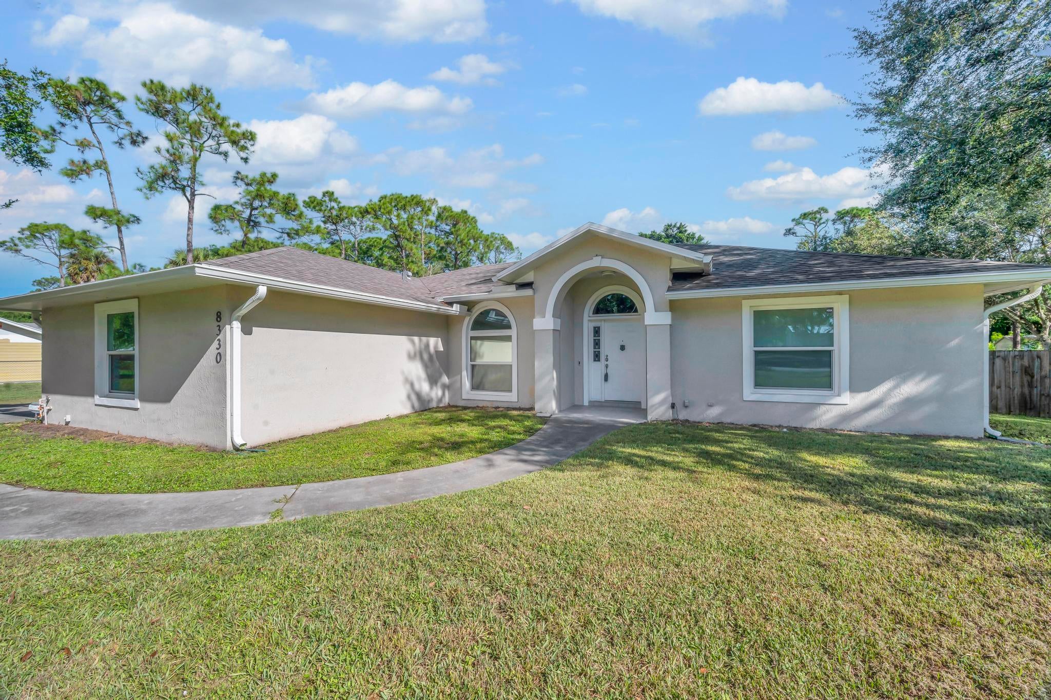 8330 Hidden Pines Rd, Fort Pierce, FL 34945 photo
