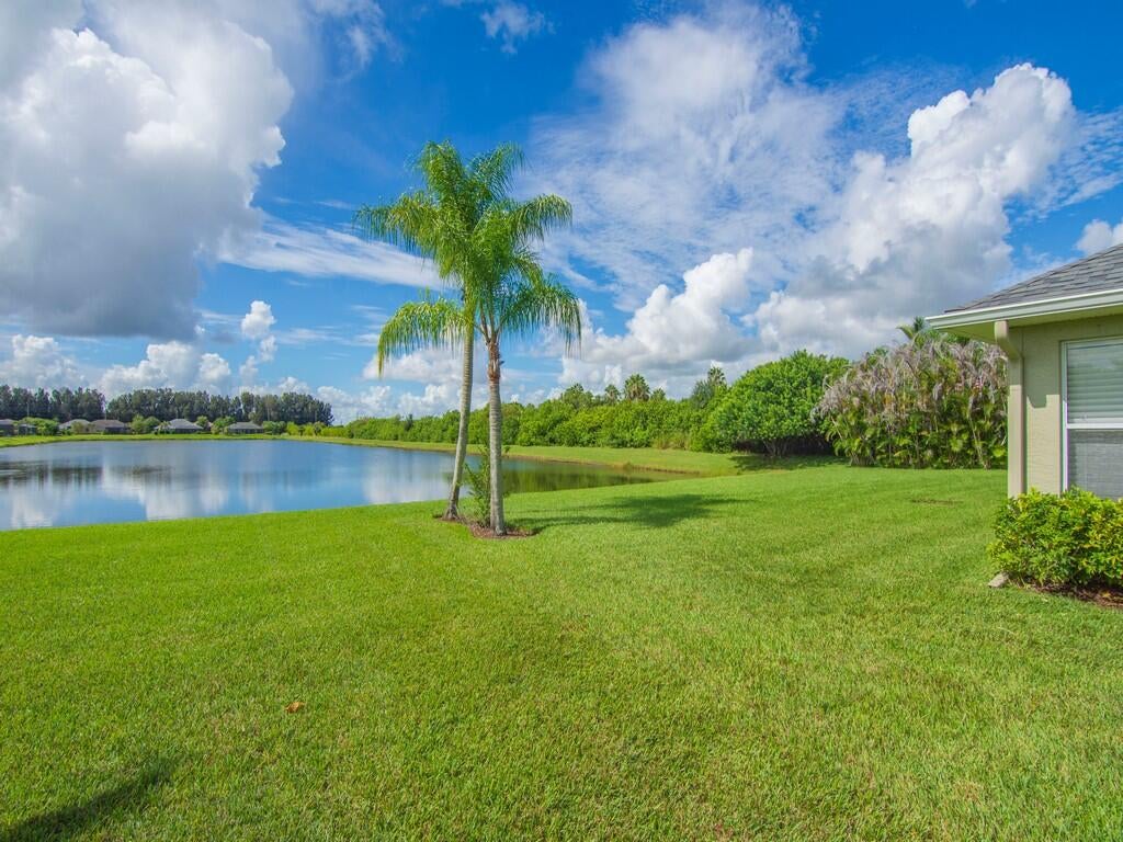 5625 Riverboat Cir, Vero Beach, FL 32968 photo
