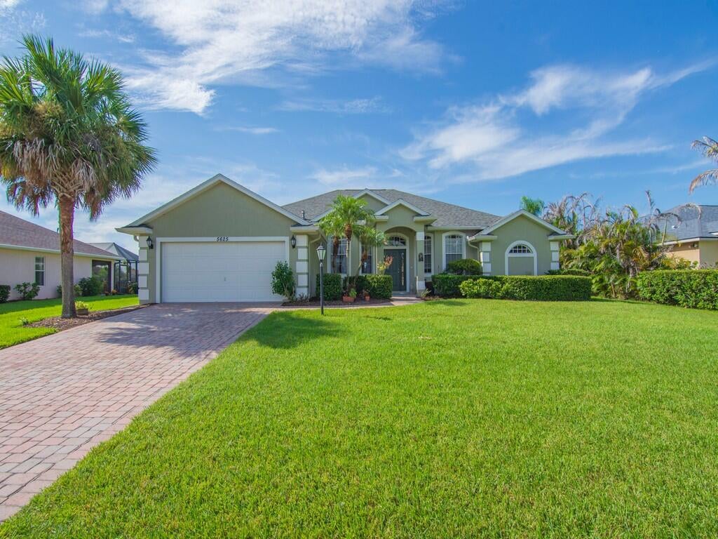 5625 Riverboat Cir, Vero Beach, FL 32968 photo