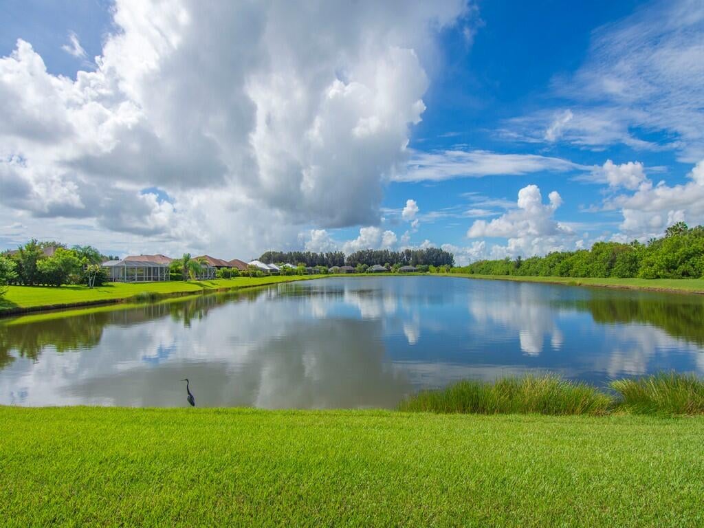 5625 Riverboat Cir, Vero Beach, FL 32968 photo
