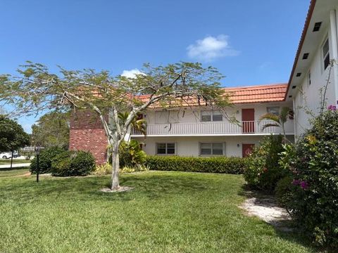 Condominium in Stuart FL 2600 SE Ocean Boulevard #F7.jpg