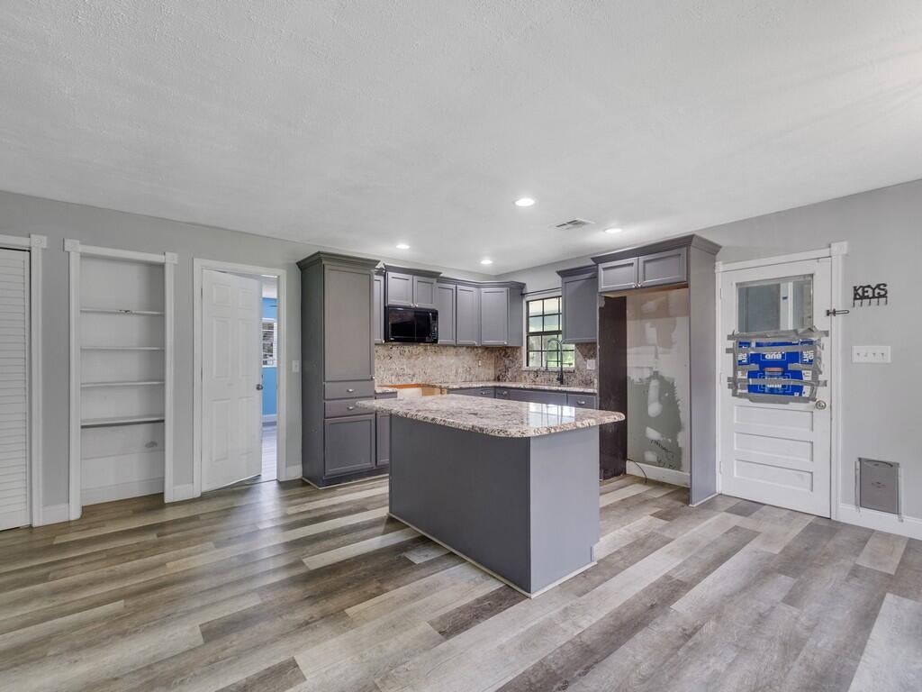 8206 Lakeland Blvd, Fort Pierce, FL 34951 photo