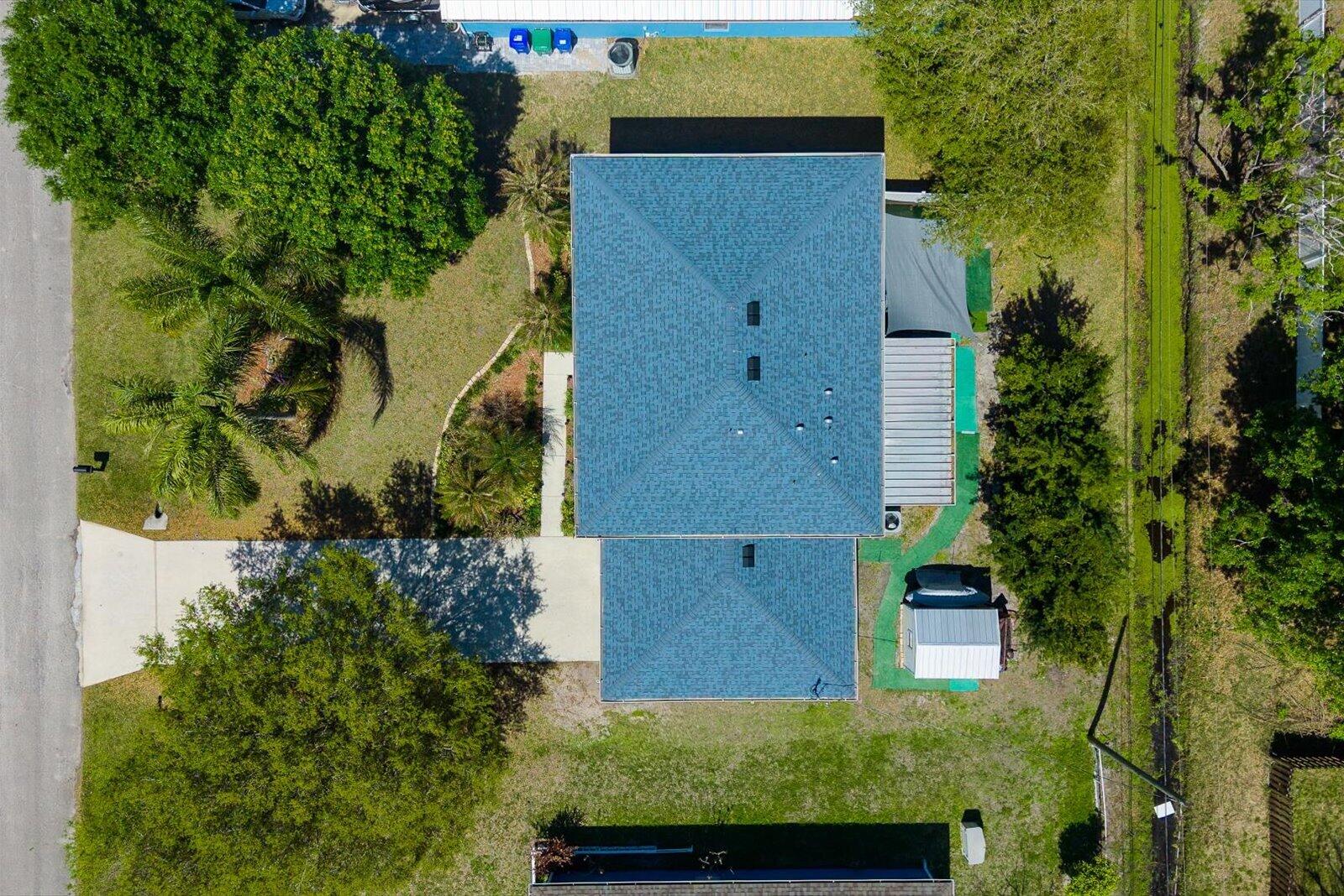 813 Evernia St, Sebastian, FL 32958 photo