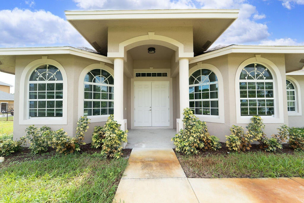 376 SW Paar Dr, Port Saint Lucie, FL 34953 photo