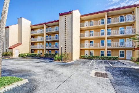 Condominium in Fernandina Beach FL 3420 S Fletcher Avenue #401 2.jpg