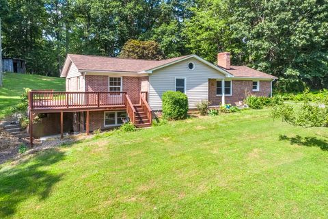 Single Family Residence in Independence VA 166 Dogwood Ln.jpg
