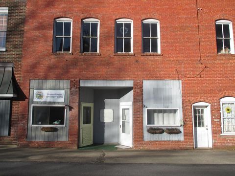 Business in Independence VA 116-122 N Independence.jpg