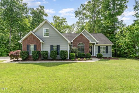 Single Family Residence in Sanford NC 315 Copper Ridge Drive.jpg