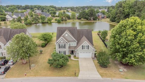 Single Family Residence in Fuquay Varina NC 121 Stone Nut Trail.jpg