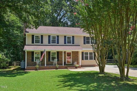 Single Family Residence in Apex NC 4412 Surry Ridge Circle.jpg