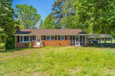 Single Family Residence in Sanford NC 2500 Courtland Drive.jpg
