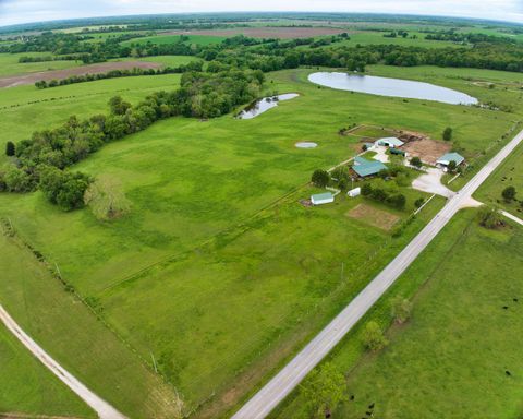 Single Family Residence in Sheldon MO 17522 E N Highway.jpg