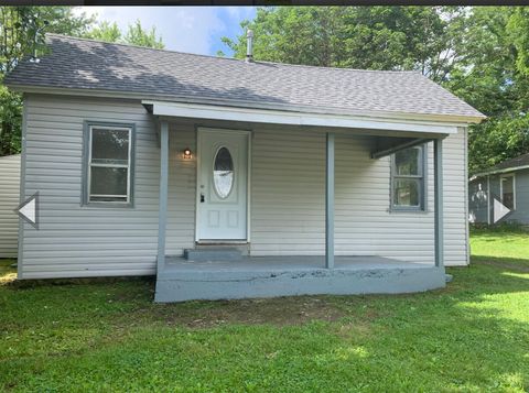 Single Family Residence in Springfield MO 902 E Garfield Street.jpg