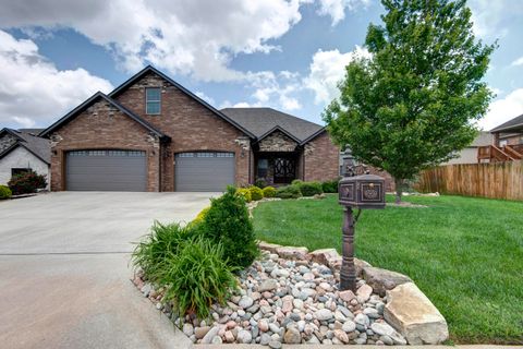 Single Family Residence in Springfield MO 992 N Cedar Ridge Avenue.jpg
