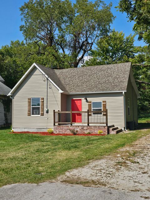 Single Family Residence in Springfield MO 1307 E Locust Street.jpg