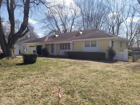 Single Family Residence in Springfield MO 1262 E Downing Street.jpg