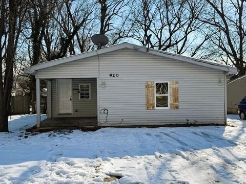 Single Family Residence in Springfield MO 920 W Monroe Terrace.jpg
