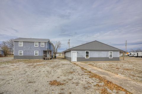 Single Family Residence in Columbus KS 511 East.jpg