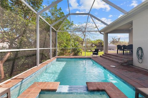 Single Family Residence in Bonita Springs FL 4320 Little Hickory Road.jpg