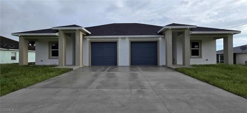 Duplex in Lehigh Acres FL 5137/5139 Centennial Boulevard.jpg