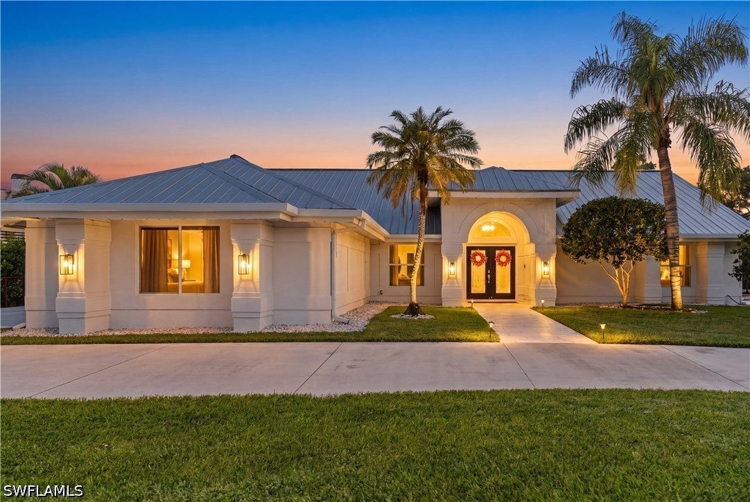 245 Monterey Dr, Naples, FL 34119