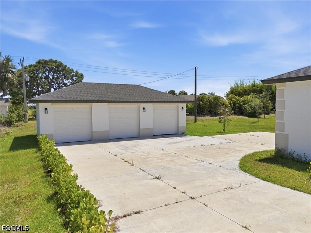191 Rotonda Blvd #A B C, Rotonda West, FL 33131 photo