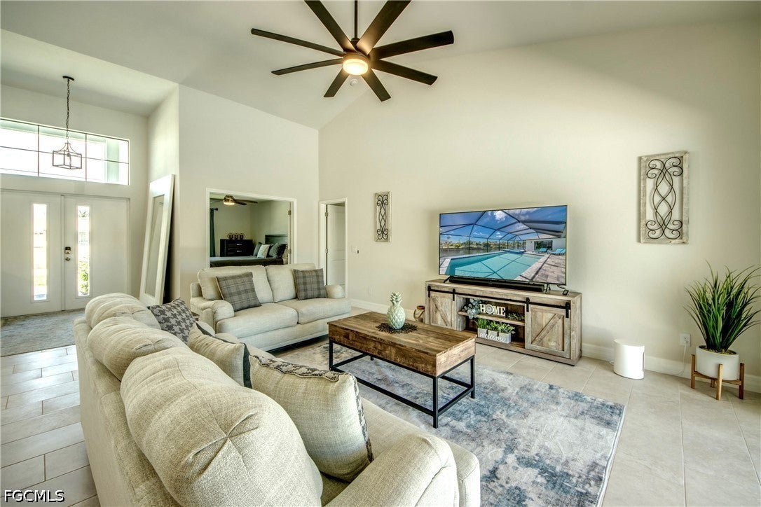2104 SW 28 Ln, Cape Coral, FL 33914 photo