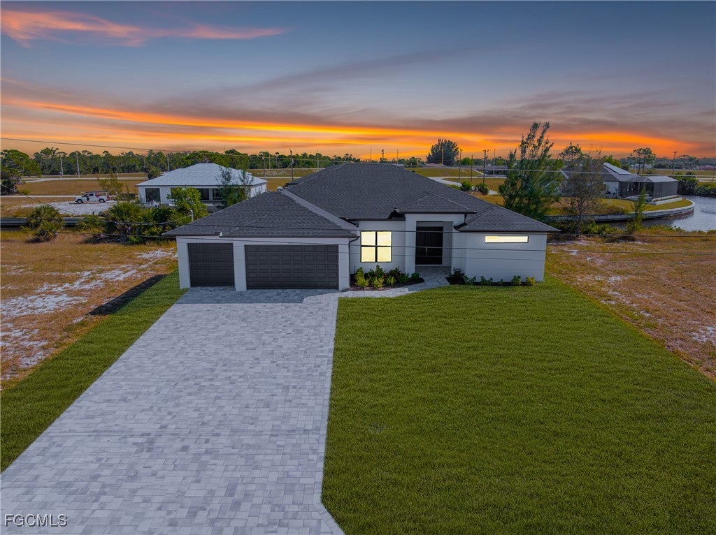 2005 32 Ct, Cape Coral, FL 33993