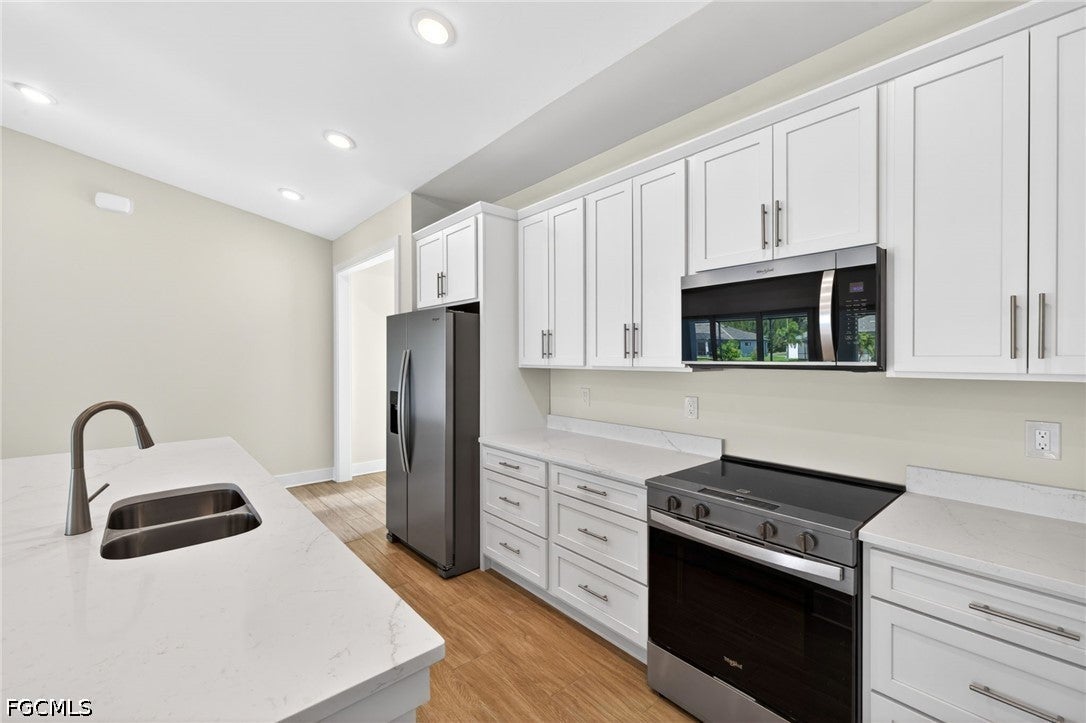 1030 SW 15 Ave, Cape Coral, FL 33991 photo