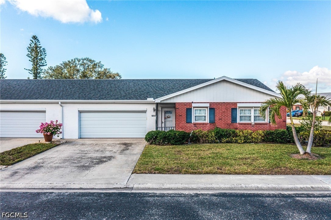 7008 Foxfire Dr, Fort Myers, FL 33919 photo