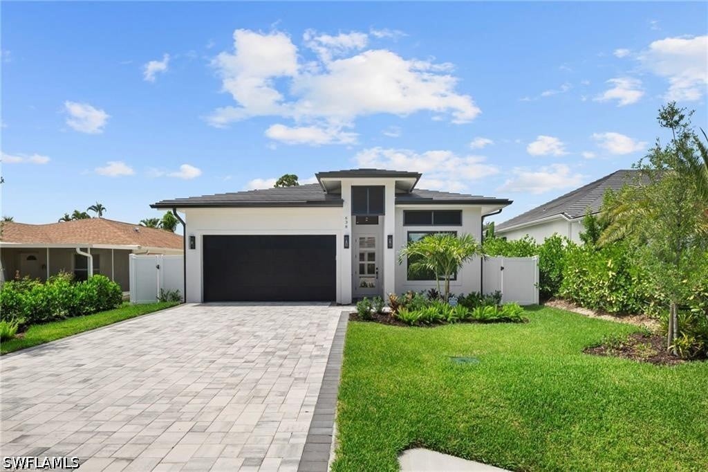 638 93 Ave, Naples, FL 34108 photo