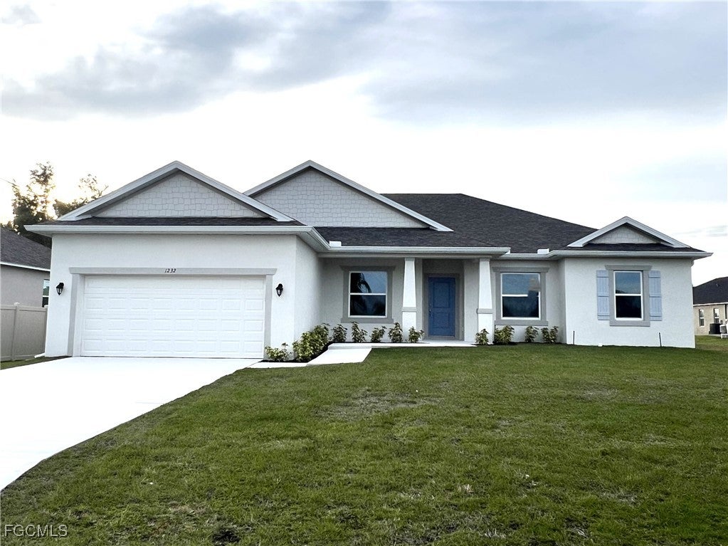 1232 21 Pl, Cape Coral, FL 33993