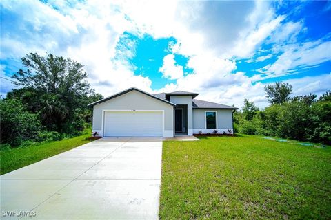 Single Family Residence in Lehigh Acres FL 374 Pennfield Street.jpg