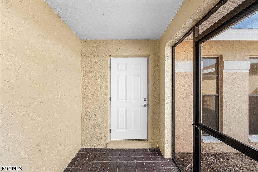 920 SE 21 St, Cape Coral, FL 33990 photo