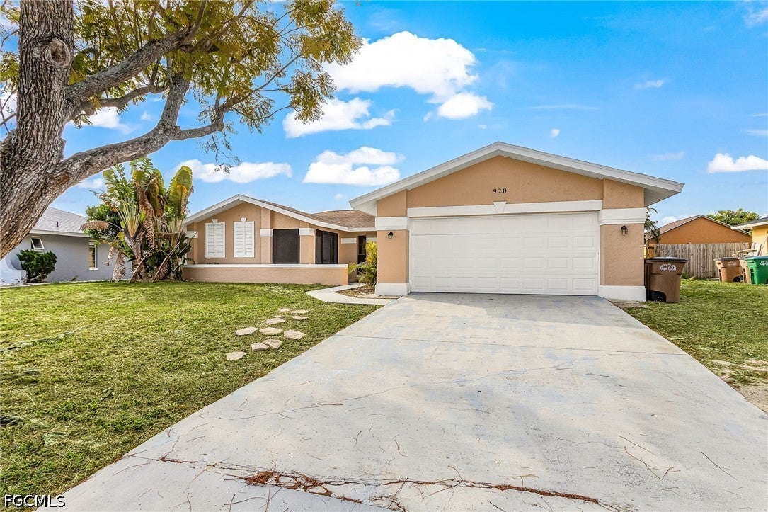 920 SE 21 St, Cape Coral, FL 33990 photo