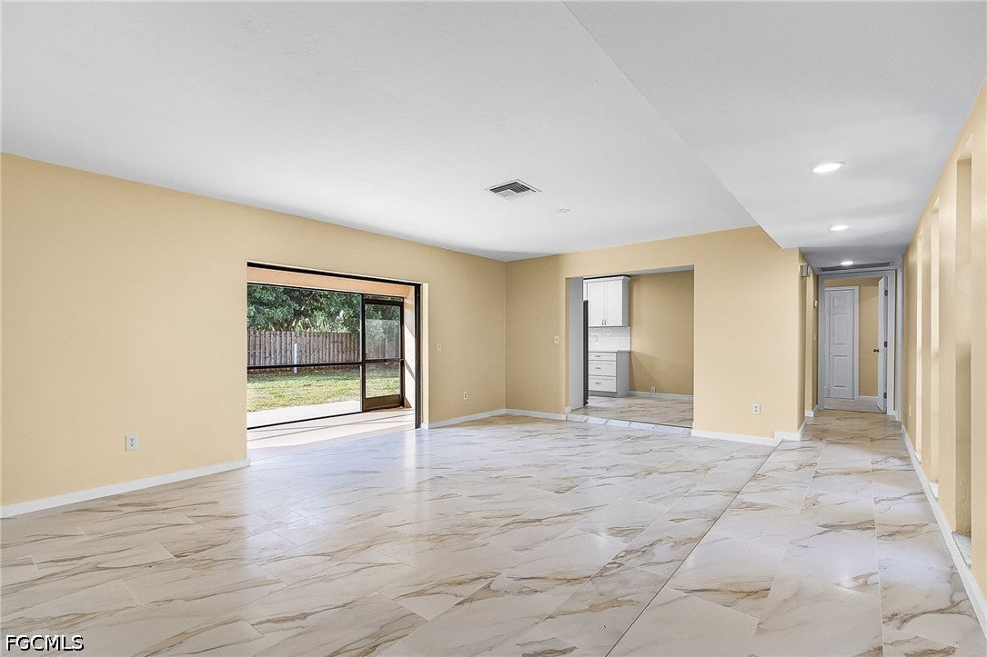 920 SE 21 St, Cape Coral, FL 33990 photo