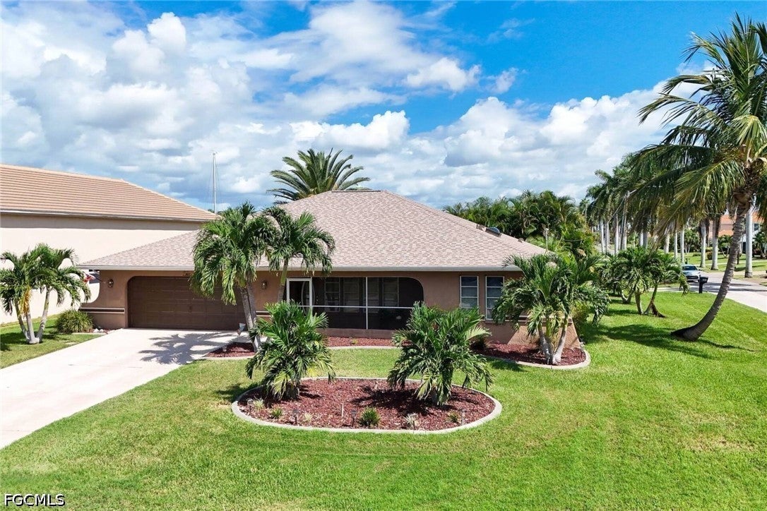 901 SW 51 Terrace, Cape Coral, FL 33914 photo