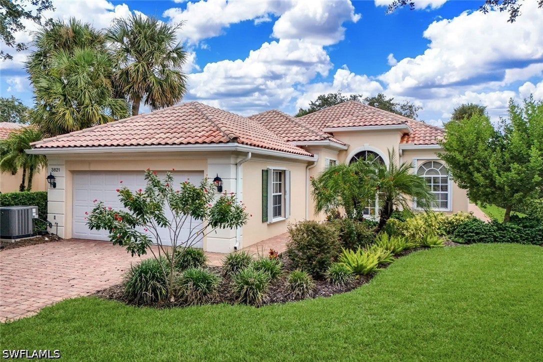 3821 Whidbey Way, Naples, FL 34119