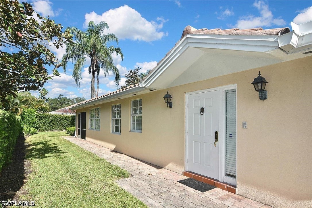 5601 Eleuthera Way, Naples, FL 34119