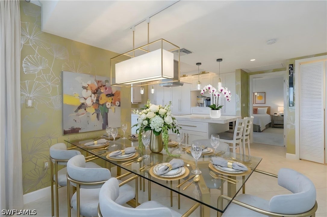 6001 Pelican Bay Blvd, Naples, FL 34108