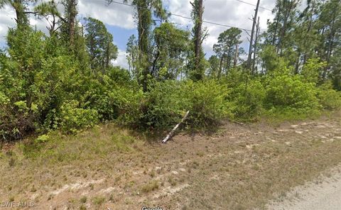  in Lehigh Acres FL 713 Bahama Avenue.jpg