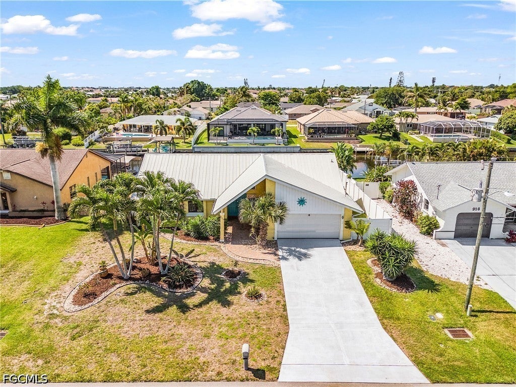 920 SE 33 St, Cape Coral, FL 33904 photo